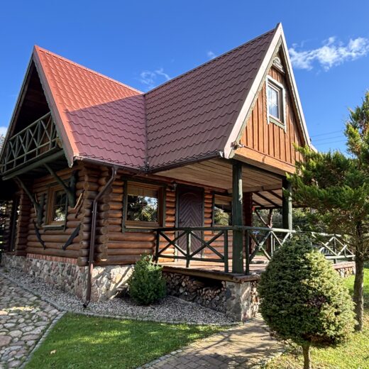 Domek nad samym jeziorem w strefie ciszy. Pomost, łódź wiosłowa, kajaki. Ryn Spacerowa 31